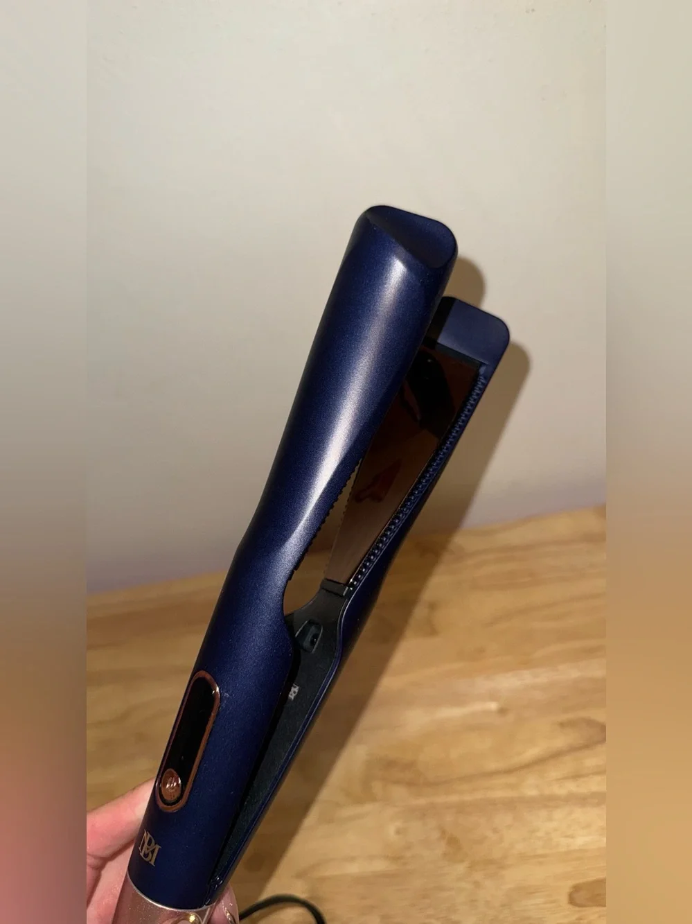 Badgley Mischka Twisted 2-In-1 Flat/Curling Styling Iron